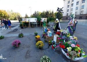 В ходе своего первого визита в Одесскую епархию Предстоятель УПЦ помолился о упокоении сожжённых заживо в Доме профсоюзов