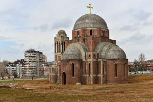 храм Христа Спасителя в Приштине