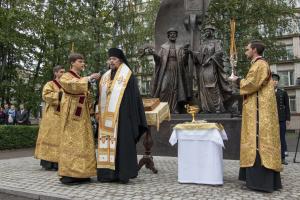 Открытие памятника Петру и Февронии в Петербурге